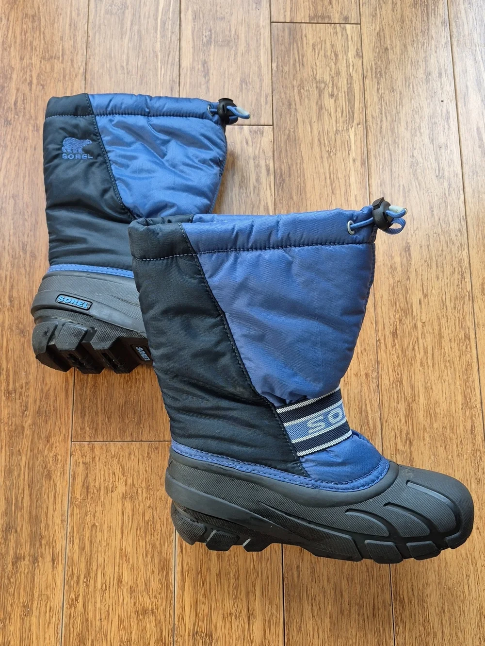 Sorel Navy and Black Insulated Snow Boots